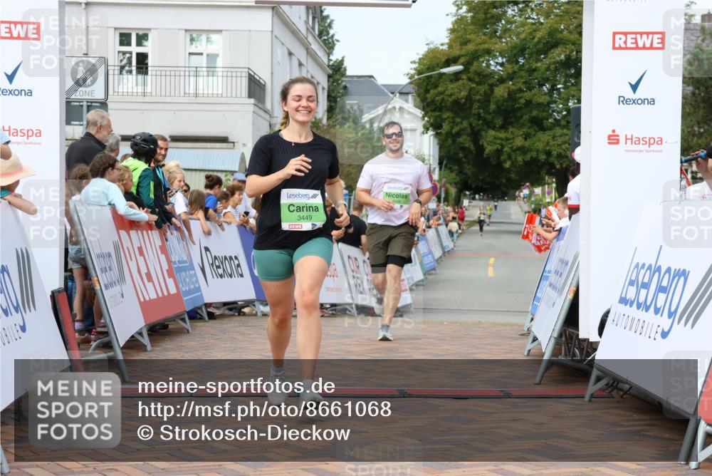 31.08.2025 - 21. Blankeneser Heldenlauf Strokosch-Dieckow http://msf.ph/oto/8661068 31.08.2025 11:28:19 Ziel 3449, 3448 meine-sportfotos.de