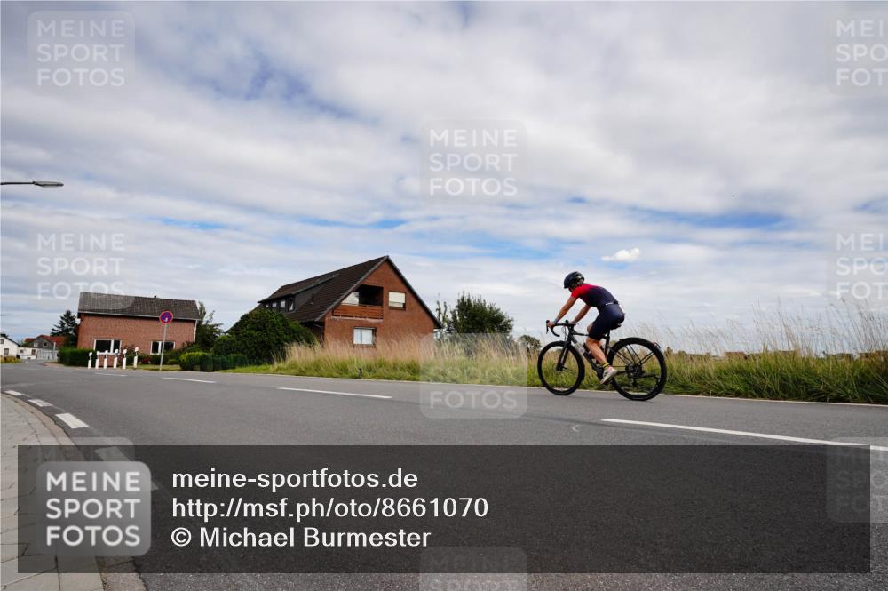 31.08.2025 - Elbe Triathlon Hamburg Michael Burmester http://msf.ph/oto/8661070 31.08.2025 15:54:09 Radfahren  meine-sportfotos.de