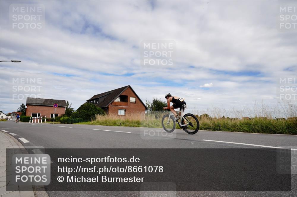 31.08.2025 - Elbe Triathlon Hamburg Michael Burmester http://msf.ph/oto/8661078 31.08.2025 15:54:19 Radfahren  meine-sportfotos.de