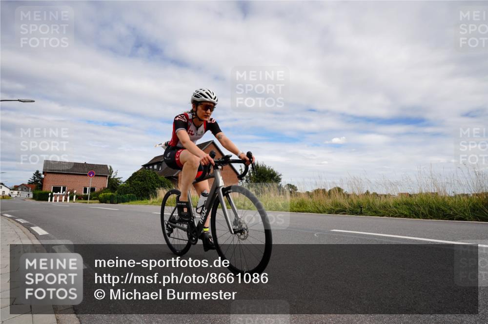 31.08.2025 - Elbe Triathlon Hamburg Michael Burmester http://msf.ph/oto/8661086 31.08.2025 15:54:33 Radfahren  meine-sportfotos.de