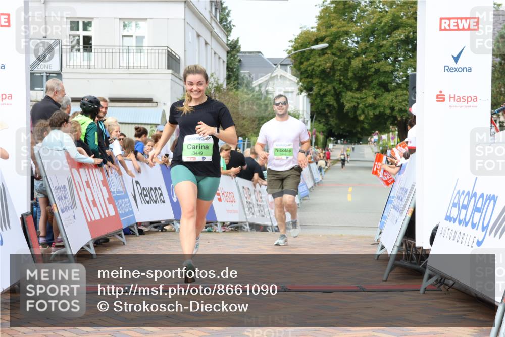 31.08.2025 - 21. Blankeneser Heldenlauf Strokosch-Dieckow http://msf.ph/oto/8661090 31.08.2025 11:28:19 Ziel 3449, 3448 meine-sportfotos.de