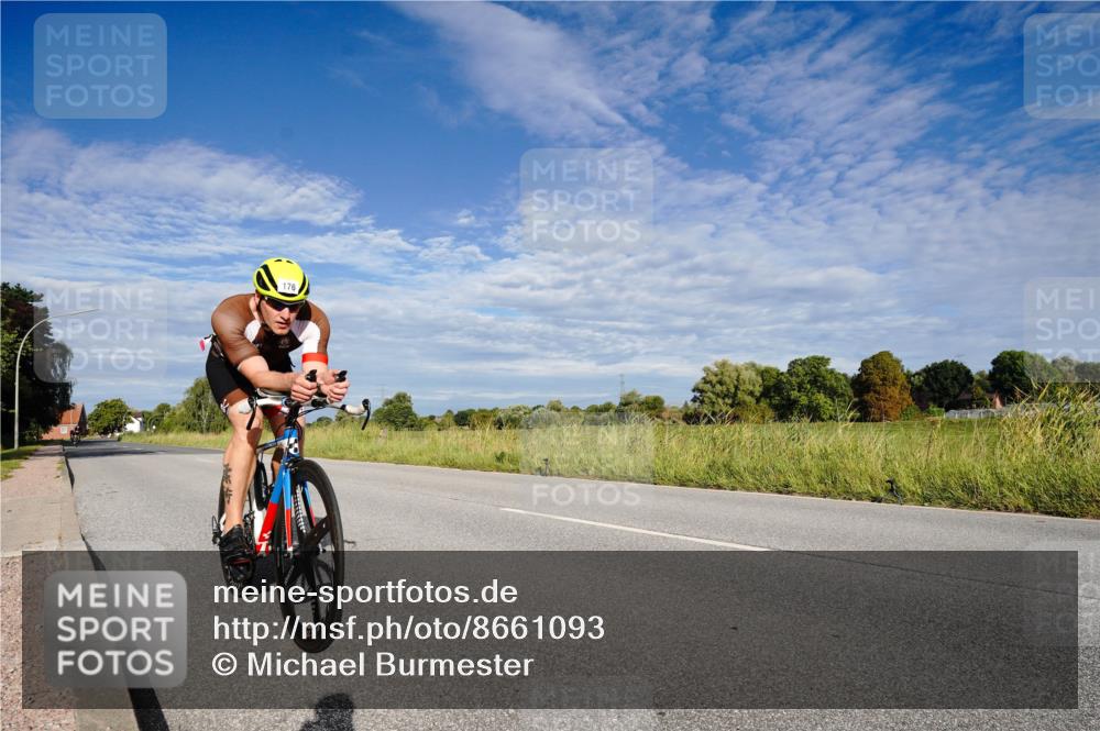 31.08.2025 - Elbe Triathlon Hamburg Michael Burmester http://msf.ph/oto/8661093 31.08.2025 09:02:00 Radfahren 176, 190 meine-sportfotos.de
