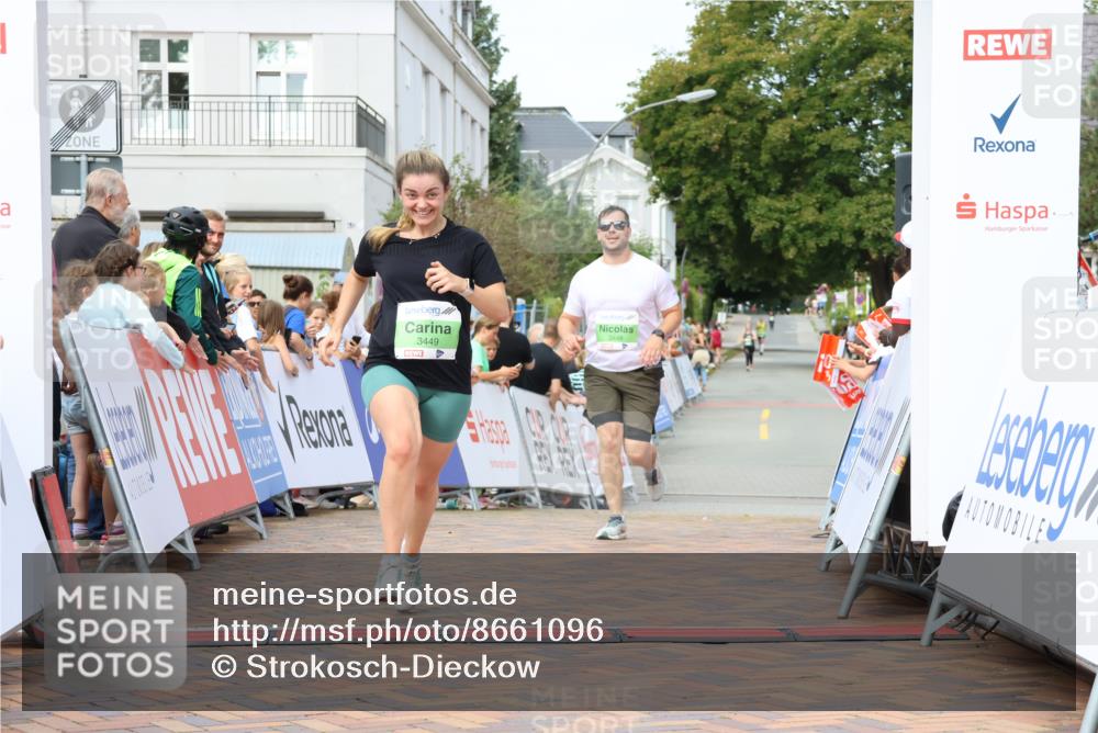 31.08.2025 - 21. Blankeneser Heldenlauf Strokosch-Dieckow http://msf.ph/oto/8661096 31.08.2025 11:28:18 Ziel 3449, 3448 meine-sportfotos.de