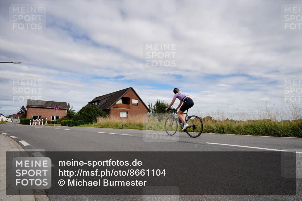 31.08.2025 - Elbe Triathlon Hamburg Michael Burmester http://msf.ph/oto/8661104 31.08.2025 15:56:20 Radfahren  meine-sportfotos.de