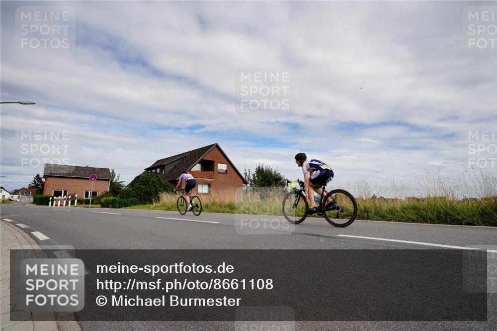 31.08.2025 - Elbe Triathlon Hamburg Michael Burmester http://msf.ph/oto/8661108 31.08.2025 15:56:21 Radfahren  meine-sportfotos.de
