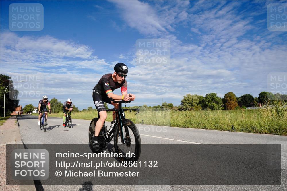31.08.2025 - Elbe Triathlon Hamburg Michael Burmester http://msf.ph/oto/8661132 31.08.2025 09:02:28 Radfahren 165, 170, 186, 205, 213, 363, 455 meine-sportfotos.de