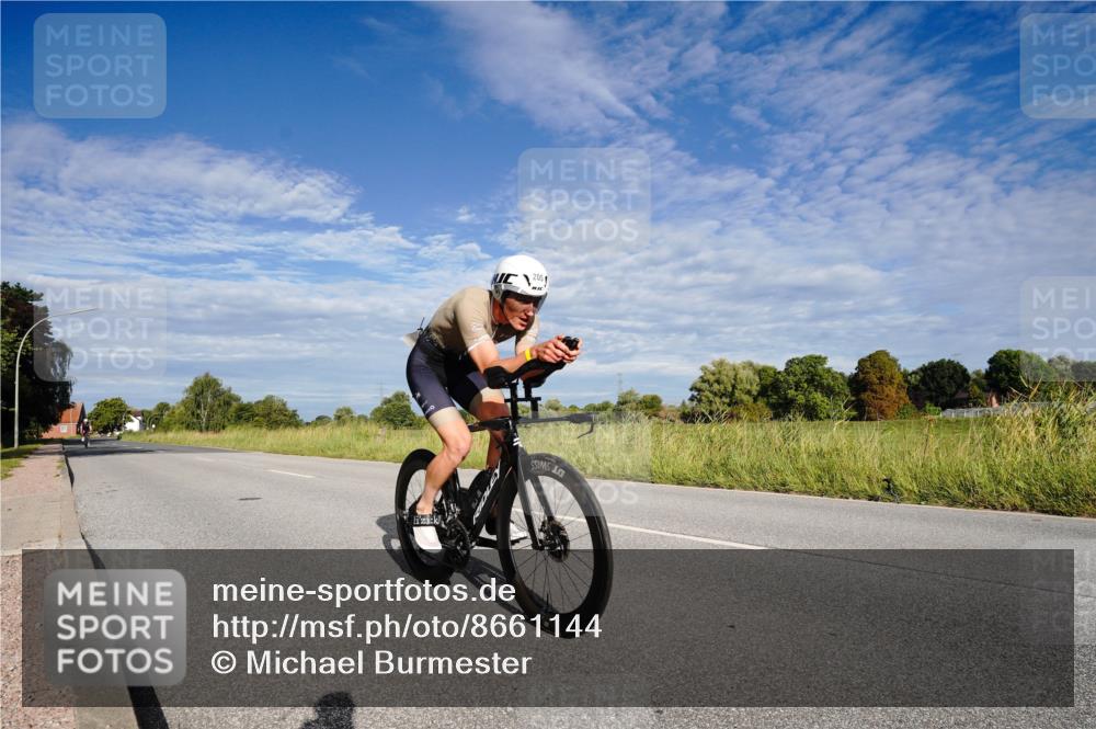 31.08.2025 - Elbe Triathlon Hamburg Michael Burmester http://msf.ph/oto/8661144 31.08.2025 09:02:33 Radfahren 184, 186, 205 meine-sportfotos.de