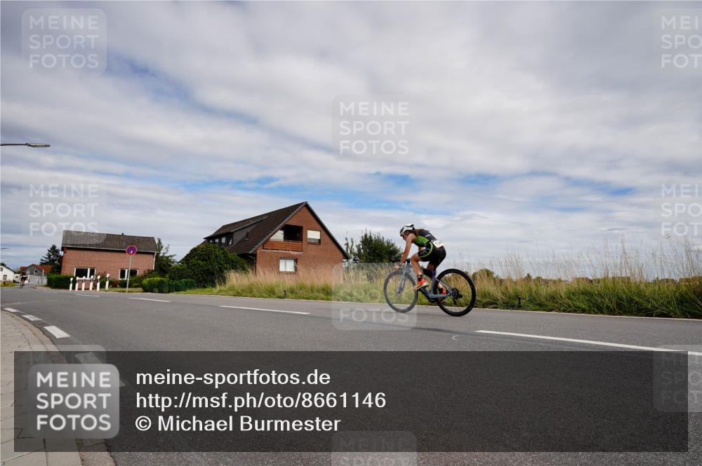 31.08.2025 - Elbe Triathlon Hamburg Michael Burmester http://msf.ph/oto/8661146 31.08.2025 15:57:18 Radfahren  meine-sportfotos.de