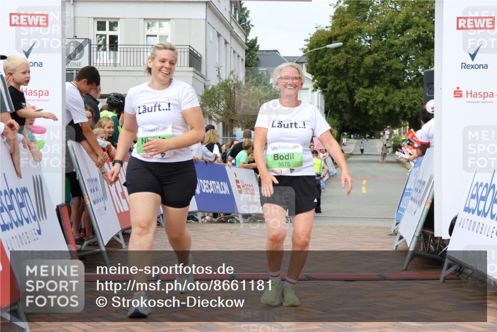 31.08.2025 - 21. Blankeneser Heldenlauf Strokosch-Dieckow http://msf.ph/oto/8661181 31.08.2025 11:27:05 Ziel 3575, 3574 meine-sportfotos.de