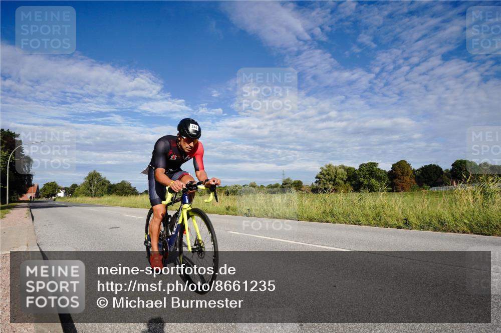 31.08.2025 - Elbe Triathlon Hamburg Michael Burmester http://msf.ph/oto/8661235 31.08.2025 09:04:32 Radfahren 244 meine-sportfotos.de