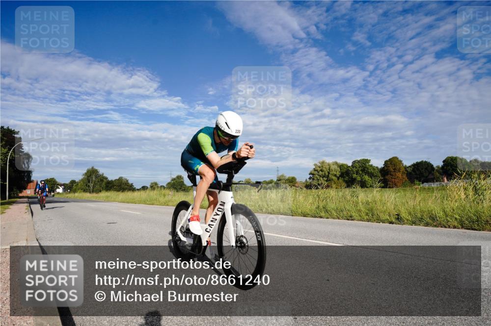 31.08.2025 - Elbe Triathlon Hamburg Michael Burmester http://msf.ph/oto/8661240 31.08.2025 09:04:41 Radfahren 220, 255 meine-sportfotos.de