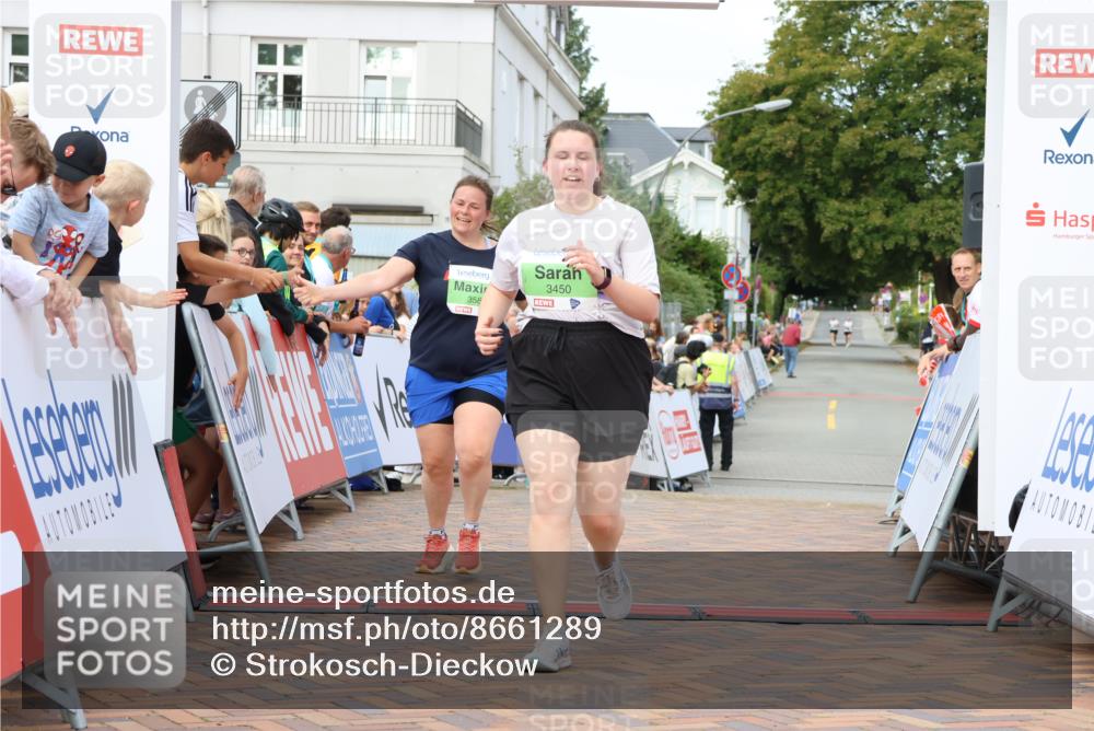 31.08.2025 - 21. Blankeneser Heldenlauf Strokosch-Dieckow http://msf.ph/oto/8661289 31.08.2025 11:26:10 Ziel 3597, 3596, 3450, 3589, 3043, 3434, 3667 meine-sportfotos.de