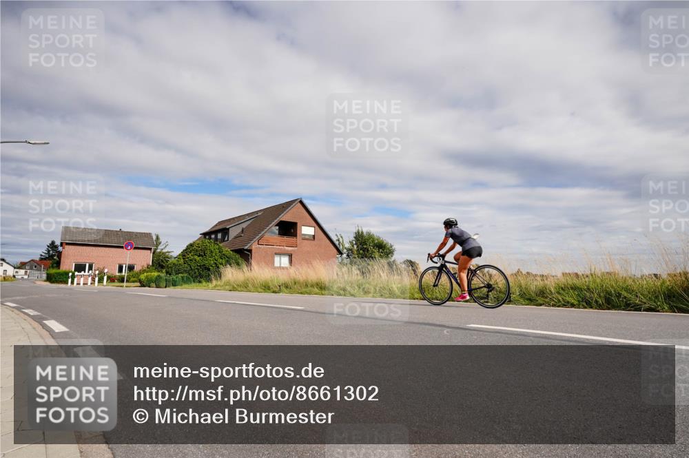 31.08.2025 - Elbe Triathlon Hamburg Michael Burmester http://msf.ph/oto/8661302 31.08.2025 16:03:52 Radfahren  meine-sportfotos.de