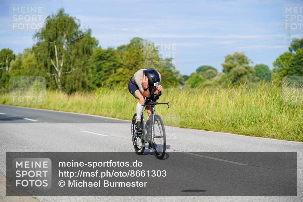 31.08.2025 - Elbe Triathlon Hamburg Michael Burmester http://msf.ph/oto/8661303 31.08.2025 08:58:36 Radfahren 206, 287, 341 meine-sportfotos.de