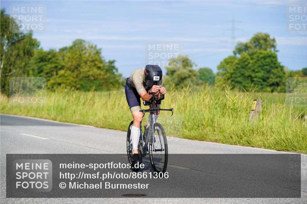 31.08.2025 - Elbe Triathlon Hamburg Michael Burmester http://msf.ph/oto/8661306 31.08.2025 08:58:36 Radfahren 206, 287, 341 meine-sportfotos.de