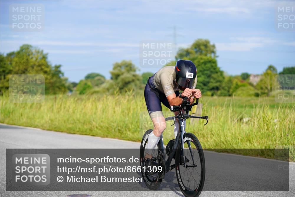 31.08.2025 - Elbe Triathlon Hamburg Michael Burmester http://msf.ph/oto/8661309 31.08.2025 08:58:37 Radfahren 206, 287, 341 meine-sportfotos.de