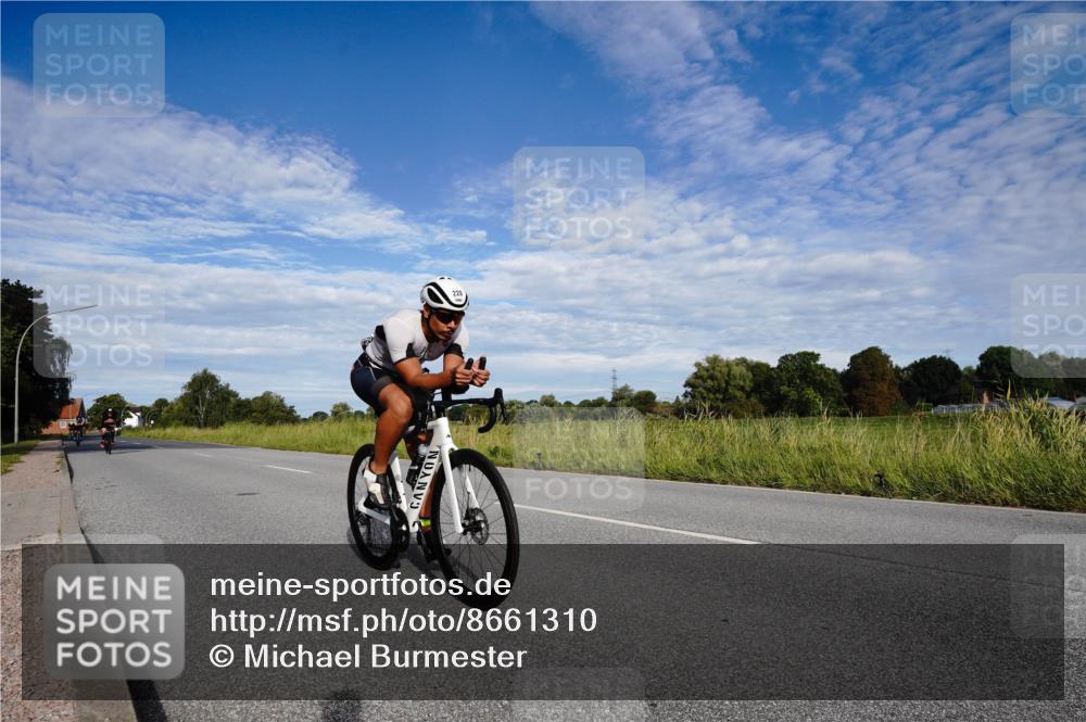 31.08.2025 - Elbe Triathlon Hamburg Michael Burmester http://msf.ph/oto/8661310 31.08.2025 09:06:05 Radfahren 189, 228, 343, 392 meine-sportfotos.de
