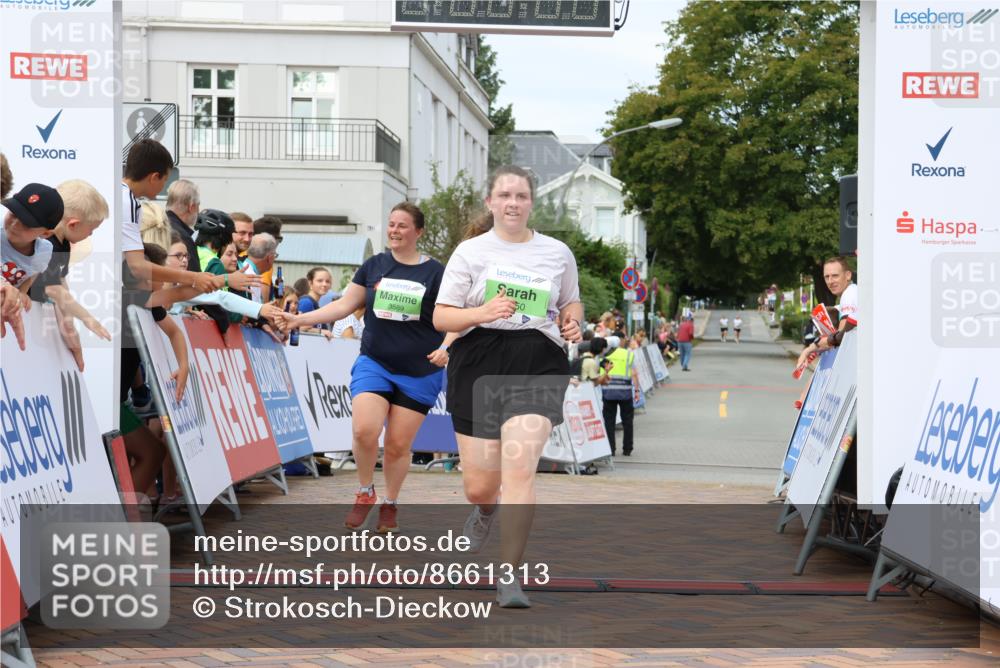 31.08.2025 - 21. Blankeneser Heldenlauf Strokosch-Dieckow http://msf.ph/oto/8661313 31.08.2025 11:26:10 Ziel 3597, 3596, 3450, 3589, 3043, 3434, 3667 meine-sportfotos.de