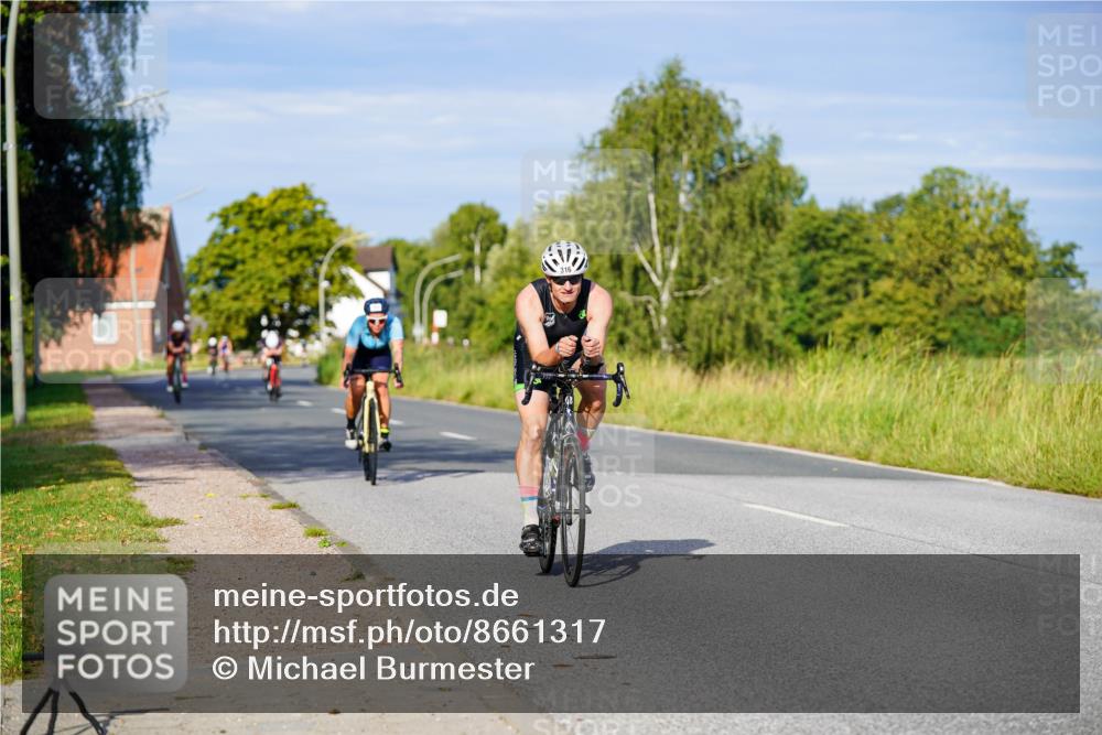 31.08.2025 - Elbe Triathlon Hamburg Michael Burmester http://msf.ph/oto/8661317 31.08.2025 08:58:50 Radfahren 179, 280, 316, 360 meine-sportfotos.de
