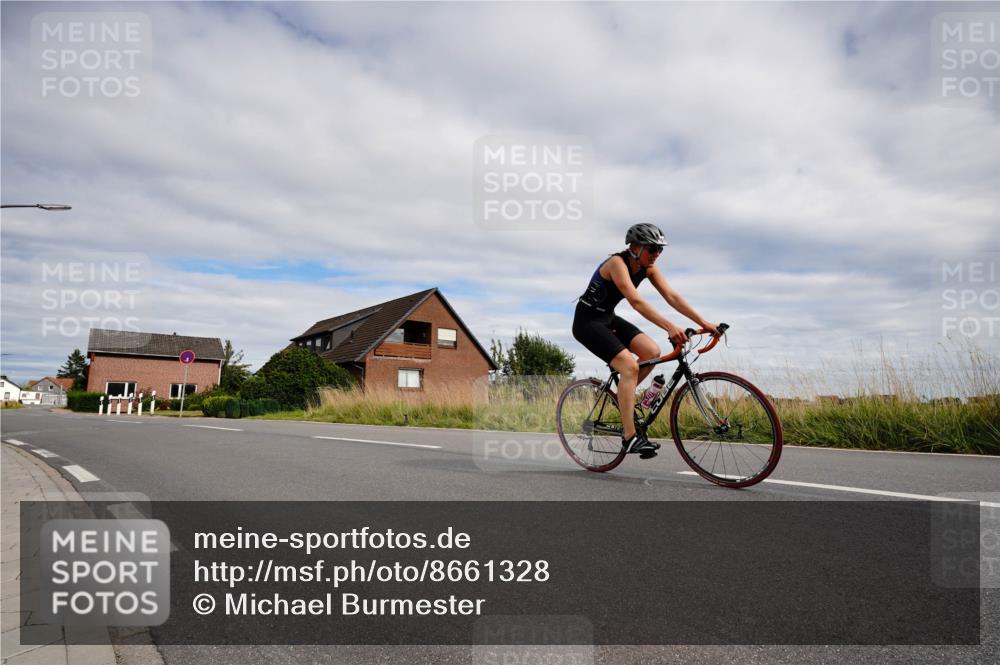 31.08.2025 - Elbe Triathlon Hamburg Michael Burmester http://msf.ph/oto/8661328 31.08.2025 16:04:41 Radfahren  meine-sportfotos.de