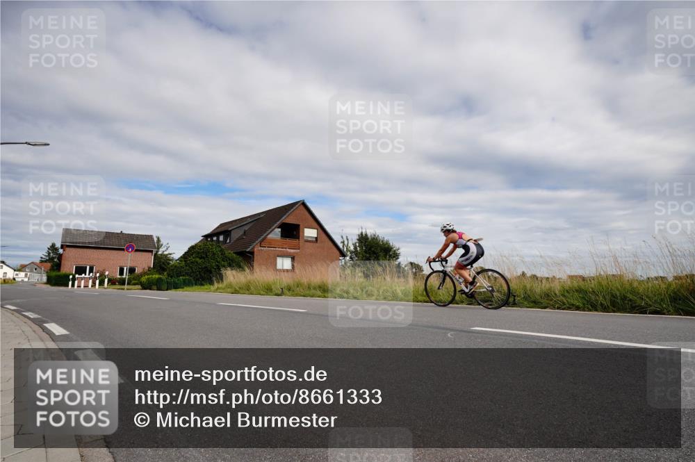 31.08.2025 - Elbe Triathlon Hamburg Michael Burmester http://msf.ph/oto/8661333 31.08.2025 16:04:47 Radfahren  meine-sportfotos.de