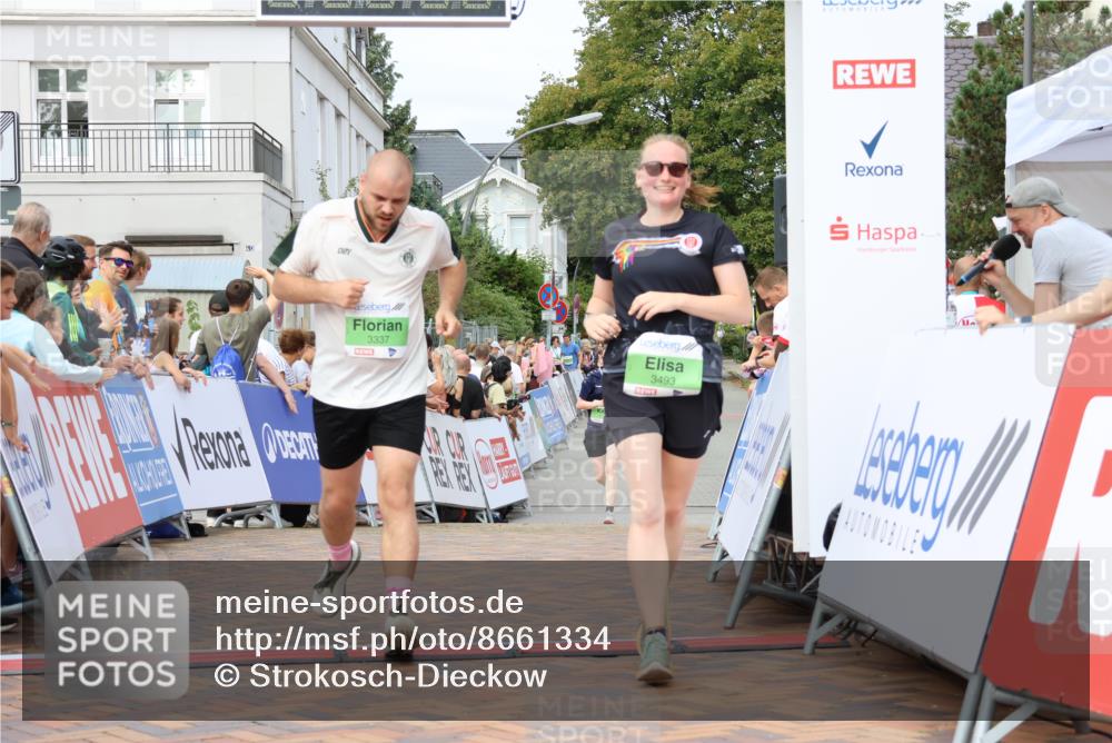 31.08.2025 - 21. Blankeneser Heldenlauf Strokosch-Dieckow http://msf.ph/oto/8661334 31.08.2025 11:23:55 Ziel 3039, 3493, 3337, 3307 meine-sportfotos.de