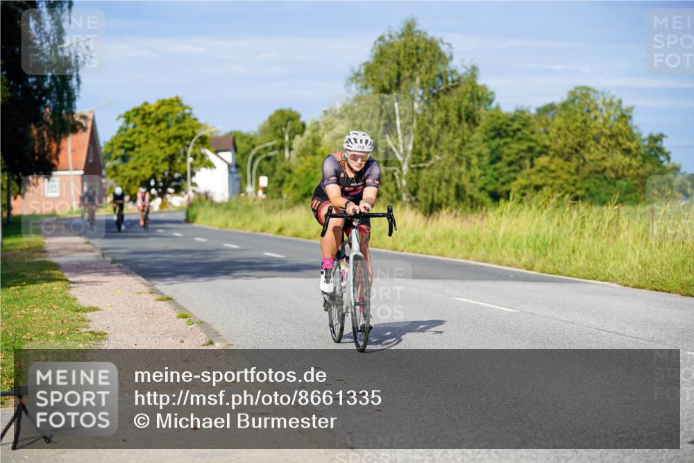 31.08.2025 - Elbe Triathlon Hamburg Michael Burmester http://msf.ph/oto/8661335 31.08.2025 08:58:56 Radfahren 179, 280, 308, 353 meine-sportfotos.de