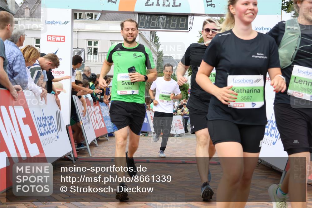 31.08.2025 - 21. Blankeneser Heldenlauf Strokosch-Dieckow http://msf.ph/oto/8661339 31.08.2025 11:26:04 Ziel 3597, 3596, 3060, 3043, 3434, 3667 meine-sportfotos.de