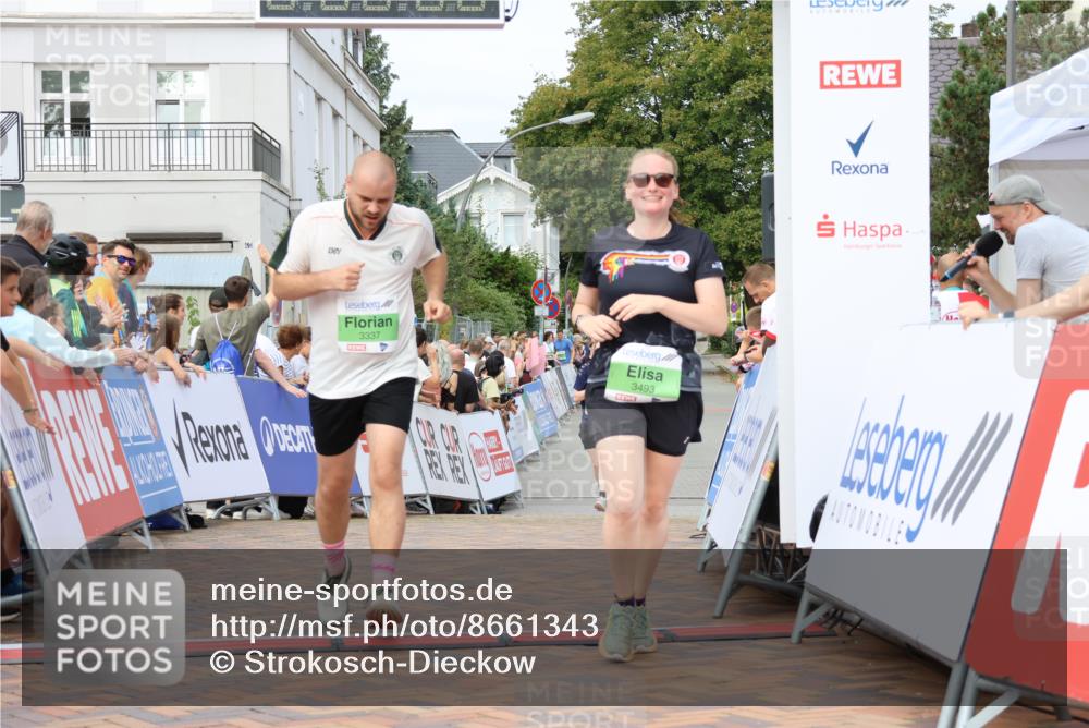 31.08.2025 - 21. Blankeneser Heldenlauf Strokosch-Dieckow http://msf.ph/oto/8661343 31.08.2025 11:23:55 Ziel 3039, 3493, 3337, 3307 meine-sportfotos.de