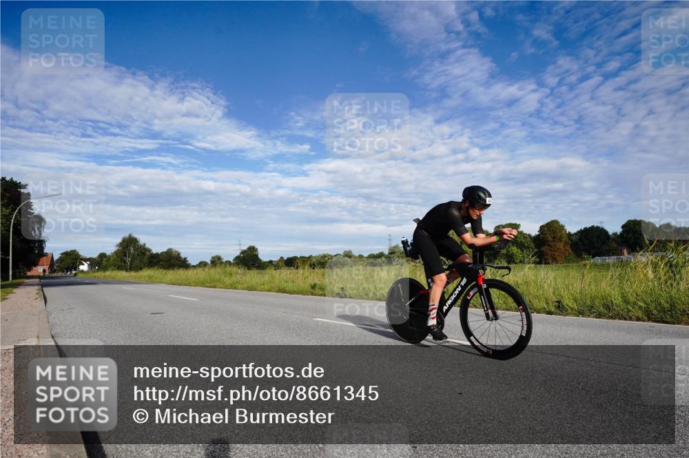 31.08.2025 - Elbe Triathlon Hamburg Michael Burmester http://msf.ph/oto/8661345 31.08.2025 09:06:38 Radfahren 450, 543 meine-sportfotos.de