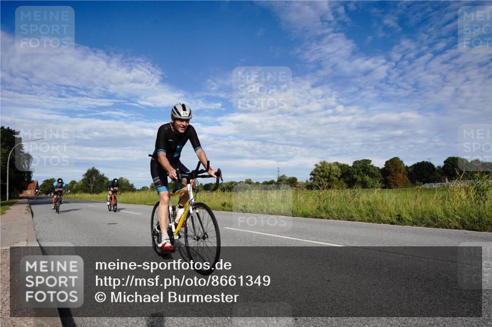 31.08.2025 - Elbe Triathlon Hamburg Michael Burmester http://msf.ph/oto/8661349 31.08.2025 09:06:49 Radfahren 172, 379, 381, 505 meine-sportfotos.de