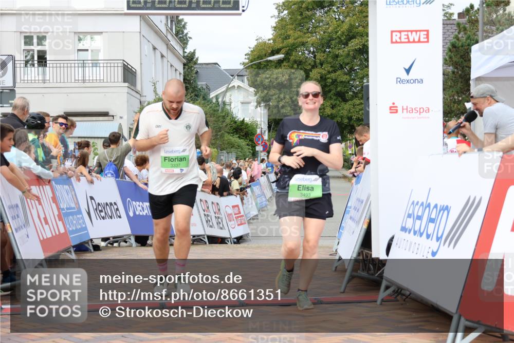 31.08.2025 - 21. Blankeneser Heldenlauf Strokosch-Dieckow http://msf.ph/oto/8661351 31.08.2025 11:23:55 Ziel 3039, 3493, 3337, 3307 meine-sportfotos.de