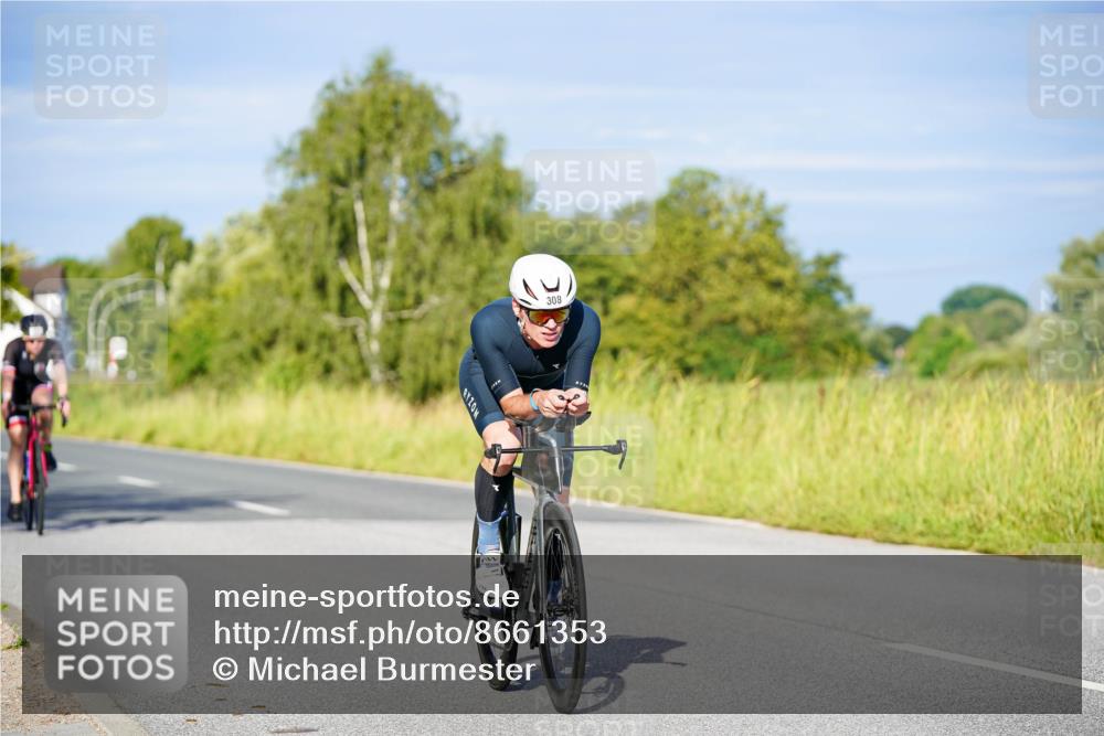 31.08.2025 - Elbe Triathlon Hamburg Michael Burmester http://msf.ph/oto/8661353 31.08.2025 08:59:02 Radfahren 282, 299, 308, 353 meine-sportfotos.de