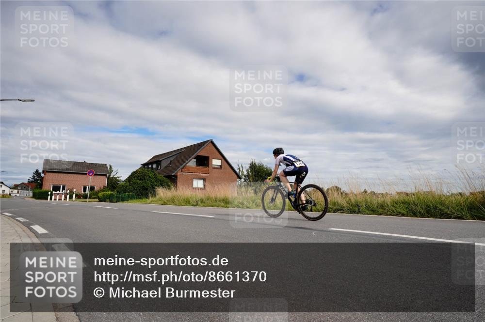 31.08.2025 - Elbe Triathlon Hamburg Michael Burmester http://msf.ph/oto/8661370 31.08.2025 16:06:06 Radfahren  meine-sportfotos.de