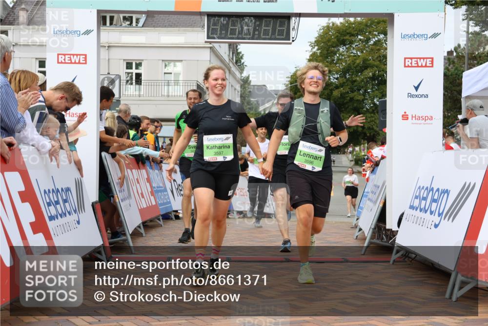 31.08.2025 - 21. Blankeneser Heldenlauf Strokosch-Dieckow http://msf.ph/oto/8661371 31.08.2025 11:26:03 Ziel 3597, 3596, 3060, 3043, 3434, 3667 meine-sportfotos.de
