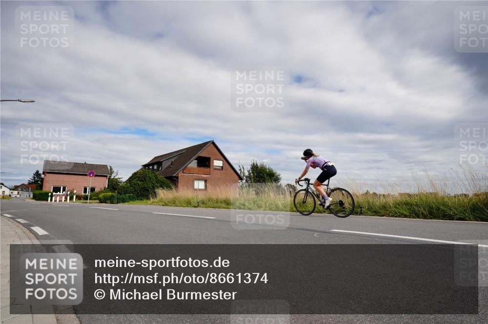 31.08.2025 - Elbe Triathlon Hamburg Michael Burmester http://msf.ph/oto/8661374 31.08.2025 16:06:19 Radfahren  meine-sportfotos.de