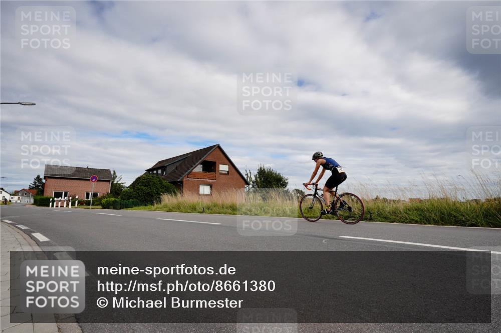 31.08.2025 - Elbe Triathlon Hamburg Michael Burmester http://msf.ph/oto/8661380 31.08.2025 16:06:41 Radfahren  meine-sportfotos.de