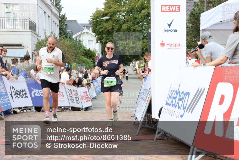 31.08.2025 - 21. Blankeneser Heldenlauf Strokosch-Dieckow http://msf.ph/oto/8661385 31.08.2025 11:23:54 Ziel 3039, 3493, 3337, 3307 meine-sportfotos.de