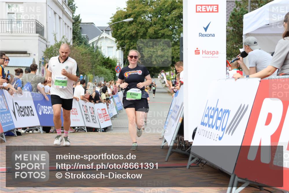 31.08.2025 - 21. Blankeneser Heldenlauf Strokosch-Dieckow http://msf.ph/oto/8661391 31.08.2025 11:23:54 Ziel 3039, 3493, 3337, 3307 meine-sportfotos.de