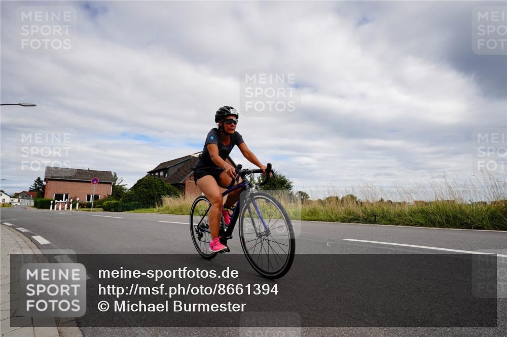 31.08.2025 - Elbe Triathlon Hamburg Michael Burmester http://msf.ph/oto/8661394 31.08.2025 16:07:04 Radfahren  meine-sportfotos.de