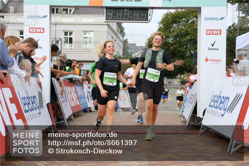 31.08.2025 - 21. Blankeneser Heldenlauf Strokosch-Dieckow http://msf.ph/oto/8661397 31.08.2025 11:26:03 Ziel 3597, 3596, 3060, 3043, 3434, 3667 meine-sportfotos.de