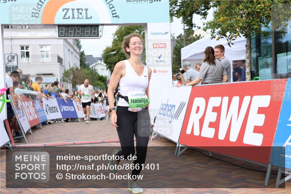 31.08.2025 - 21. Blankeneser Heldenlauf Strokosch-Dieckow http://msf.ph/oto/8661401 31.08.2025 11:23:52 Ziel 3039, 3493, 3337, 3307 meine-sportfotos.de