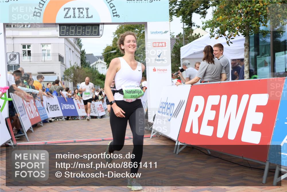 31.08.2025 - 21. Blankeneser Heldenlauf Strokosch-Dieckow http://msf.ph/oto/8661411 31.08.2025 11:23:52 Ziel 3039, 3493, 3337, 3307 meine-sportfotos.de
