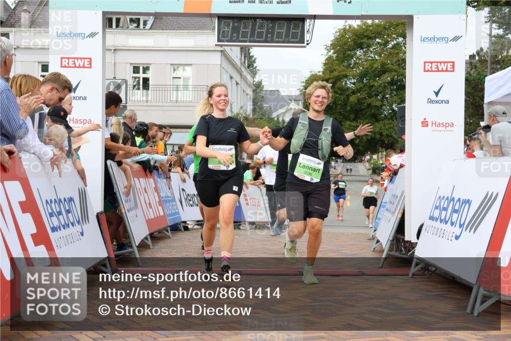 31.08.2025 - 21. Blankeneser Heldenlauf Strokosch-Dieckow http://msf.ph/oto/8661414 31.08.2025 11:26:02 Ziel 3597, 3596, 3060, 3043, 3434, 3667 meine-sportfotos.de