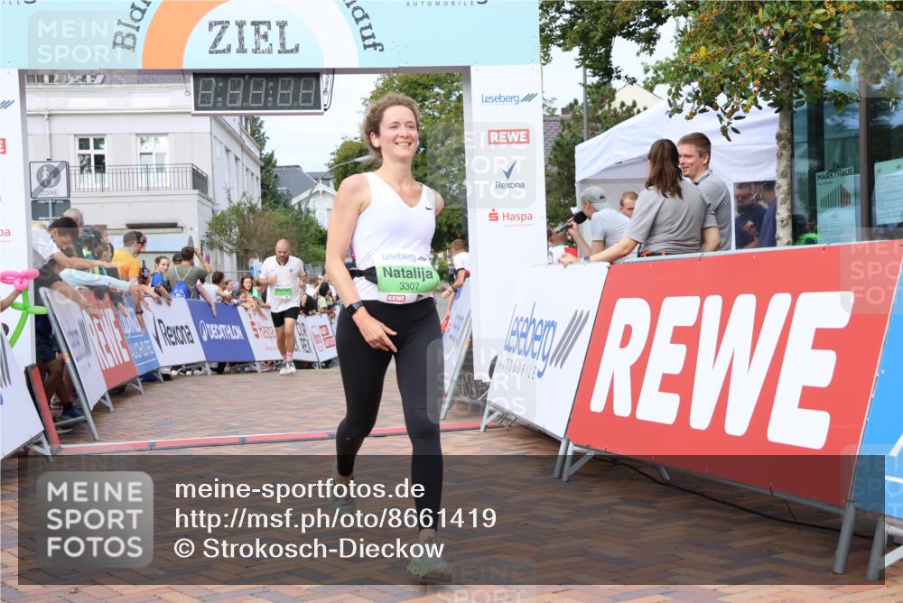 31.08.2025 - 21. Blankeneser Heldenlauf Strokosch-Dieckow http://msf.ph/oto/8661419 31.08.2025 11:23:52 Ziel 3039, 3493, 3337, 3307 meine-sportfotos.de