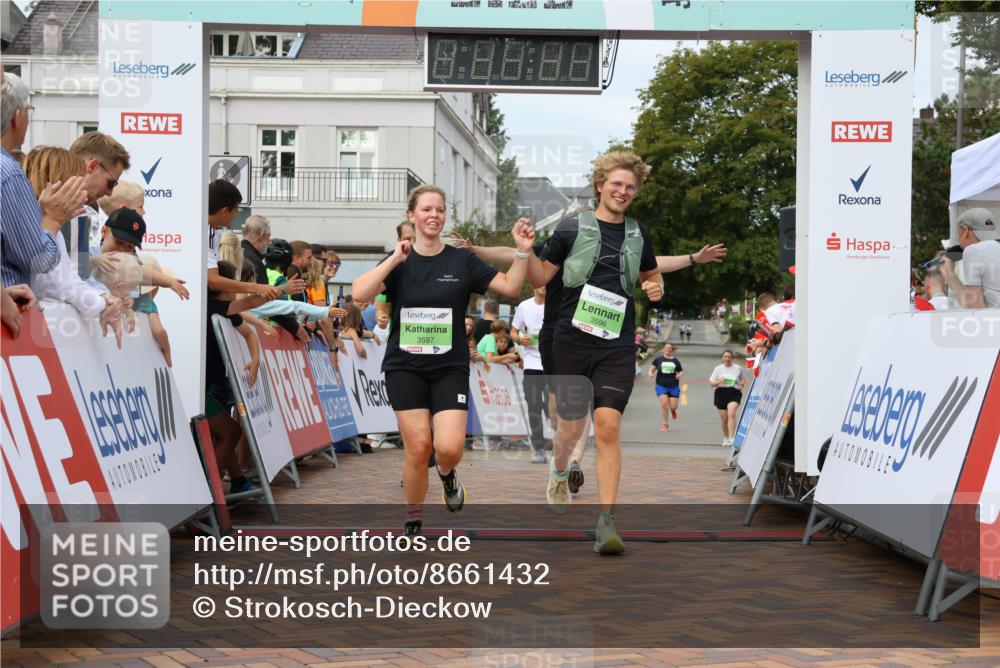 31.08.2025 - 21. Blankeneser Heldenlauf Strokosch-Dieckow http://msf.ph/oto/8661432 31.08.2025 11:26:02 Ziel 3597, 3596, 3060, 3043, 3434, 3667 meine-sportfotos.de