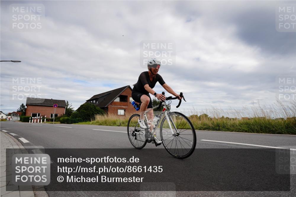 31.08.2025 - Elbe Triathlon Hamburg Michael Burmester http://msf.ph/oto/8661435 31.08.2025 16:08:29 Radfahren  meine-sportfotos.de