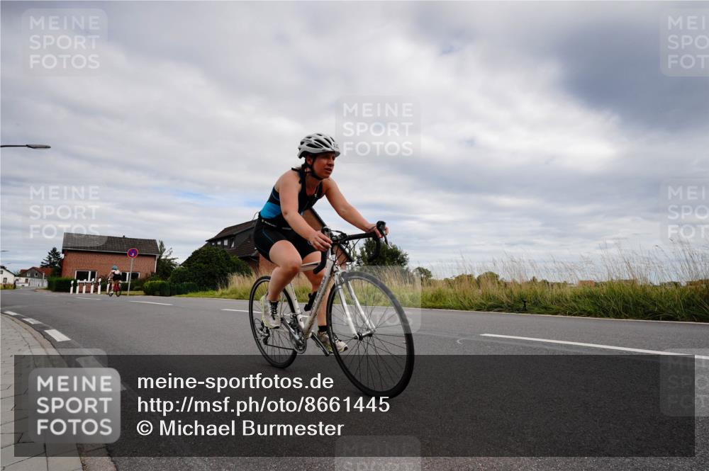 31.08.2025 - Elbe Triathlon Hamburg Michael Burmester http://msf.ph/oto/8661445 31.08.2025 16:08:38 Radfahren  meine-sportfotos.de