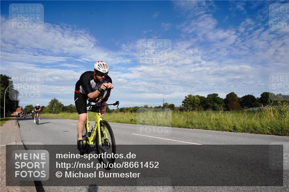 31.08.2025 - Elbe Triathlon Hamburg Michael Burmester http://msf.ph/oto/8661452 31.08.2025 09:07:58 Radfahren 182, 229, 257, 344, 375, 492, 532, 545 meine-sportfotos.de
