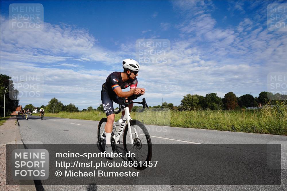 31.08.2025 - Elbe Triathlon Hamburg Michael Burmester http://msf.ph/oto/8661457 31.08.2025 09:07:59 Radfahren 182, 229, 257, 344, 375, 492, 532, 545 meine-sportfotos.de
